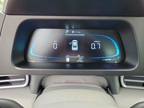 Certified 2026 Hyundai Elantra SE FWD image 24