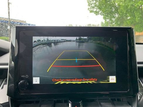 Used 2024 Toyota Corolla Cross XLE FWD image 16
