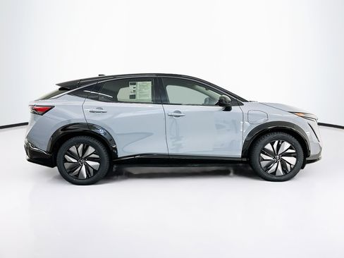 Used 2024 Nissan Ariya AWD image 10