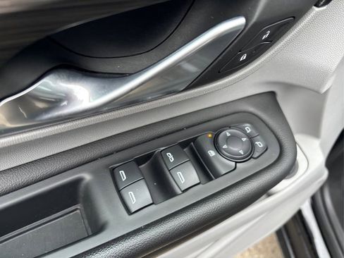 Used 2022 GMC Terrain SLT image 33