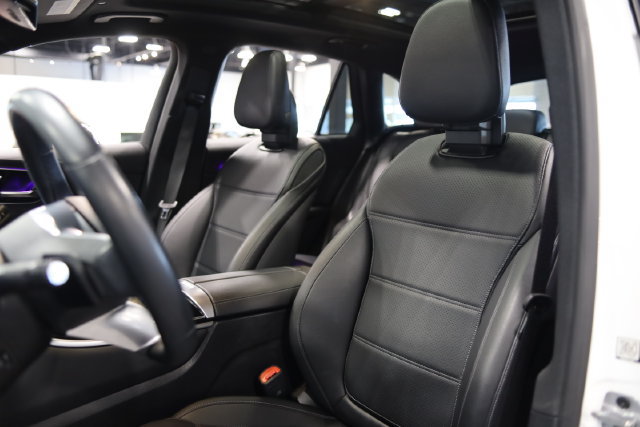 Used 2023 Mercedes-Benz GLC 300 4MATIC image 12