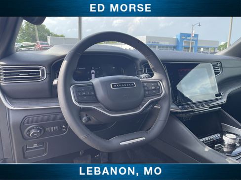 Used 2024 Jeep Wagoneer L Series II AWD/4WD image 31