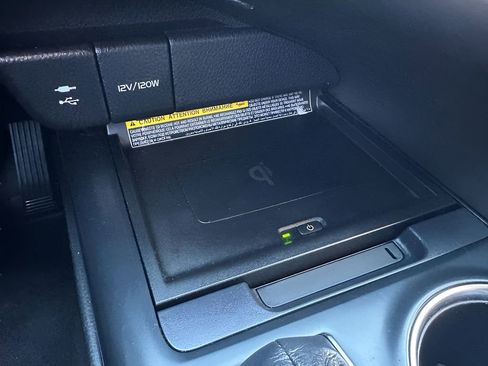 Used 2019 Toyota Camry XLE FWD image 19