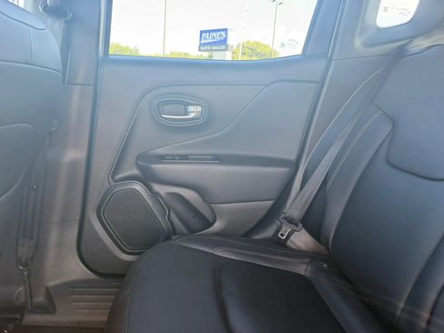 Used 2020 Jeep Renegade Altitude AWD/4WD image 33