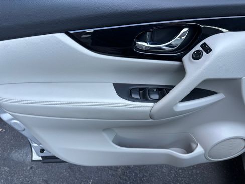 Used 2019 Nissan Rogue Sport SV AWD/4WD image 20