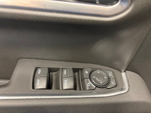 Used 2025 Chevrolet Silverado 1500 LTZ AWD/4WD image 41