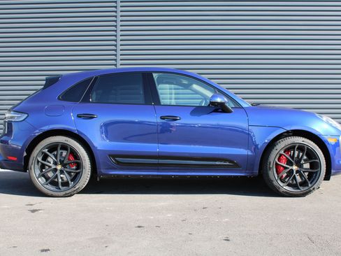 Certified 2024 Porsche Macan GTS image 9