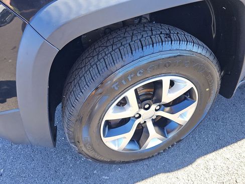 Used 2015 Jeep Cherokee Trailhawk image 25