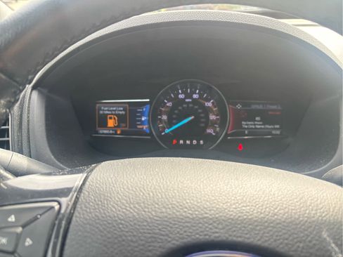 Used 2019 Ford Explorer XLT w/ Equipment Group 202A image 9