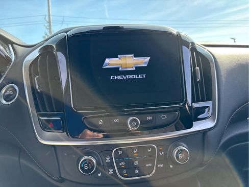 Used 2021 Chevrolet Traverse LT FWD image 10