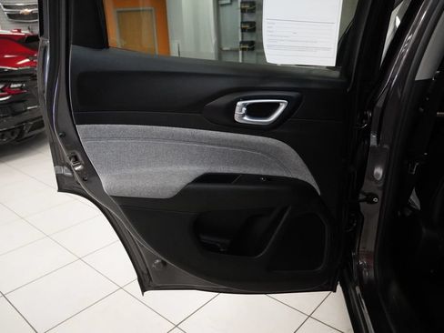 Used 2022 Jeep Compass Latitude AWD/4WD image 20