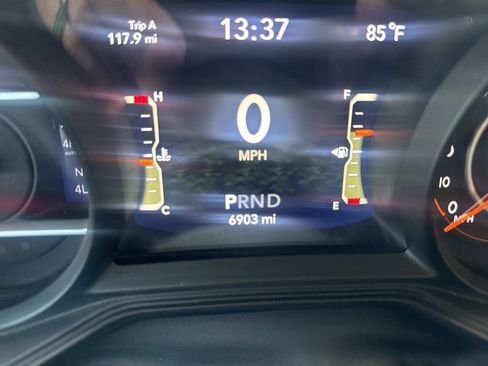 Used 2025 Jeep Wrangler Unlimited Rubicon AWD/4WD image 15