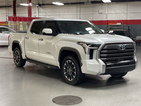 Used 2024 Toyota Tundra Limited image 2