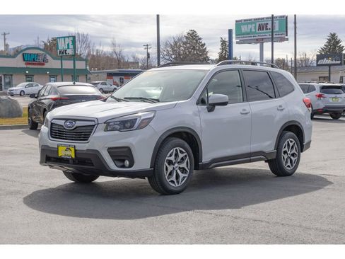 Used 2021 Subaru Forester Premium image 7