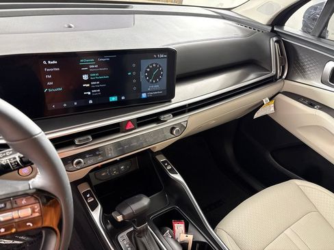 New 2026 Kia Sorento S w/ S Panoramic Sunroof Package FWD image 32