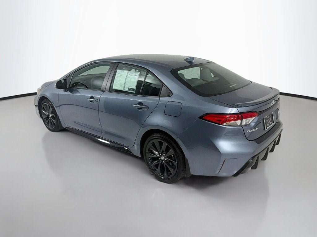 Used 2024 Toyota Corolla SE w/ SE Convenience Package FWD image 5