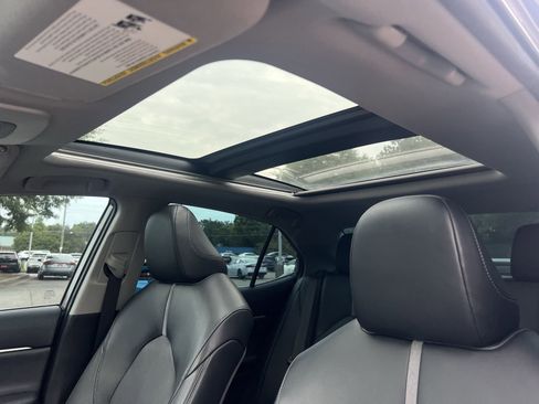 Used 2022 Toyota Camry XSE FWD image 11