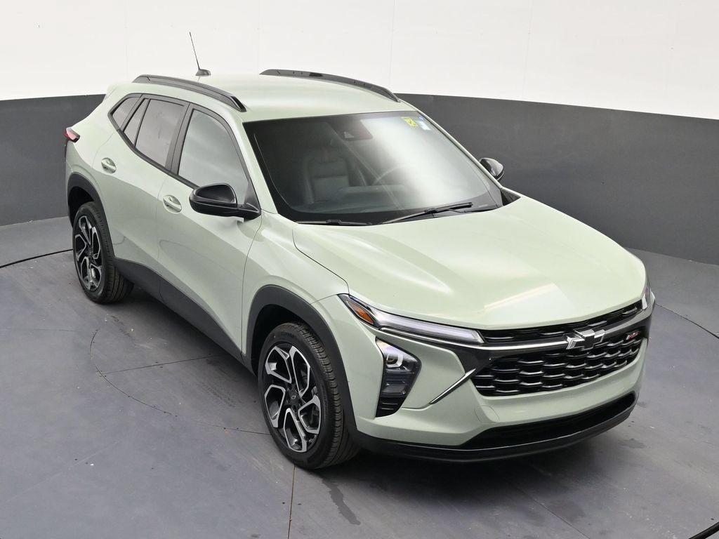 Used 2024 Chevrolet Trax RS FWD image 18