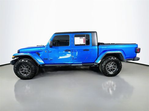 Used 2024 Jeep Gladiator Sport image 5