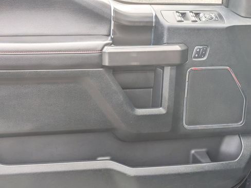 Used 2017 Ford F150 Lariat image 9