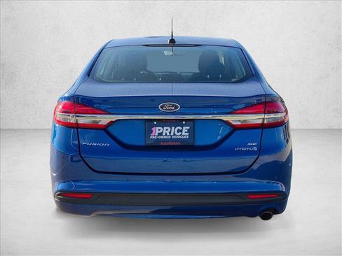 Used 2018 Ford Fusion SE FWD image 7
