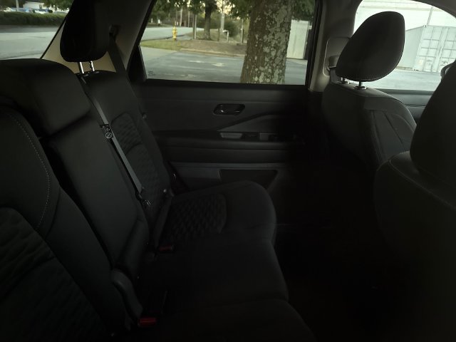Certified 2025 Nissan Pathfinder SV FWD image 5