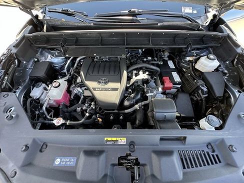 Used 2023 Toyota Highlander Limited FWD image 38
