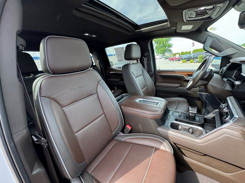 Used 2022 GMC Sierra 1500 Denali w/ Technology Package AWD/4WD image 30