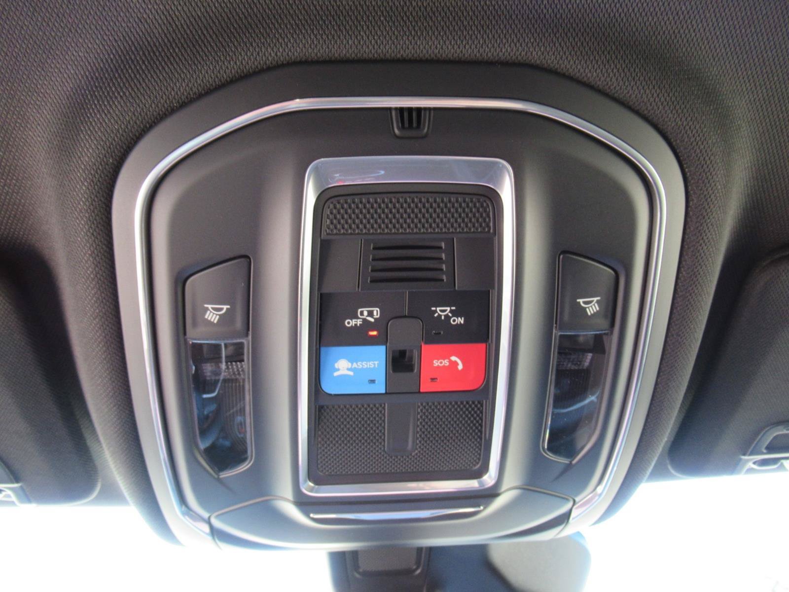 New 2027 Jeep Grand Cherokee Laredo RWD image 24
