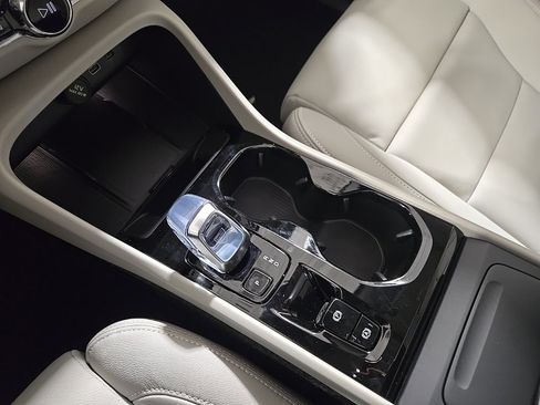 New 2026 Volvo XC40 B5 Ultra w/ Climate Package image 14