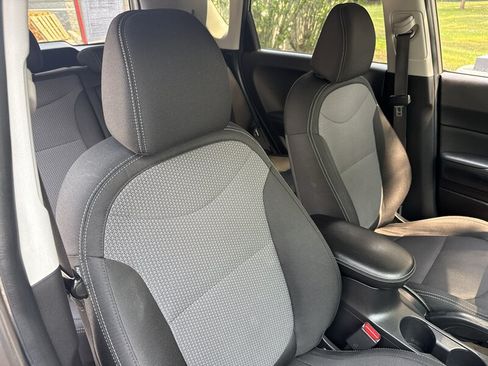 Used 2018 Kia Soul + FWD image 28