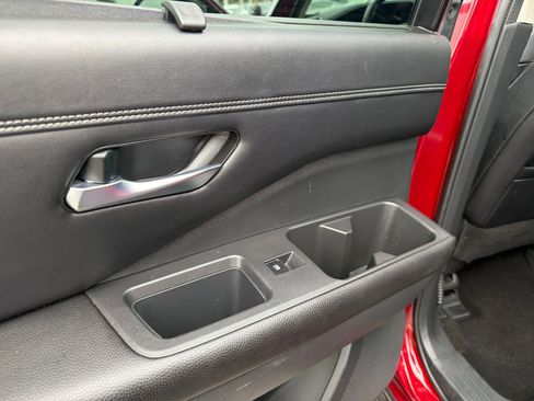 Used 2022 Nissan Pathfinder Platinum w/ Cargo Package FWD image 22
