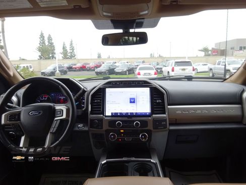 Used 2022 Ford F250 Lariat w/ Lariat Ultimate Package image 24