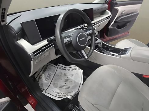 Certified 2025 Hyundai Tucson SEL AWD/4WD image 13