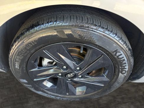 Used 2021 Hyundai Elantra SEL FWD image 38