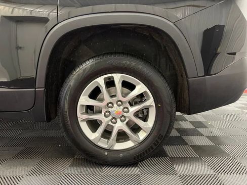 Used 2022 Chevrolet Traverse LS AWD/4WD image 27