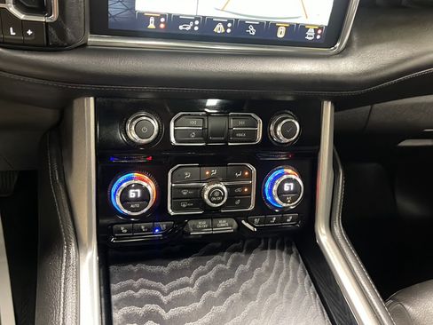 Used 2023 GMC Yukon XL Denali w/ Denali Reserve Package RWD image 11