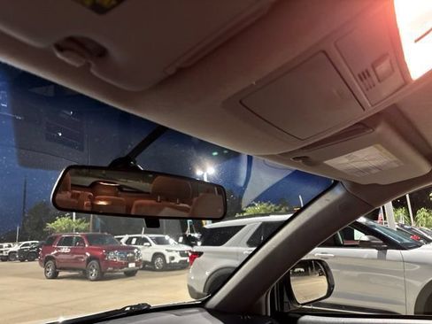 Used 2013 Toyota Highlander Plus AWD/4WD image 19