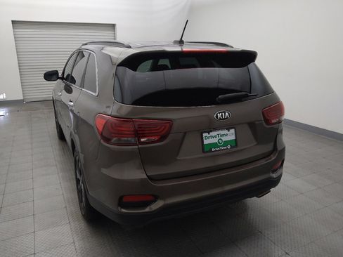 Used 2019 Kia Sorento S FWD image 6