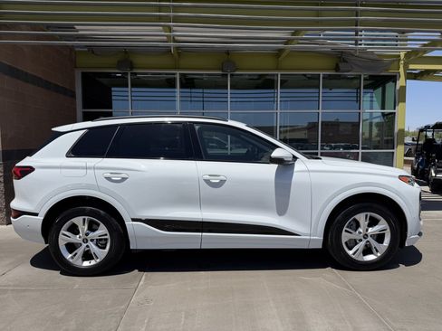 Used 2025 Audi Q6 e-tron Premium w/ Convenience Package RWD image 9