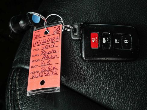 Used 2014 Toyota Avalon XLE Touring FWD image 32