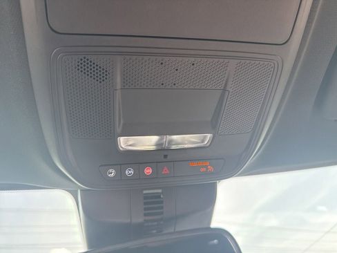 Used 2025 Buick Enclave Preferred AWD/4WD image 23
