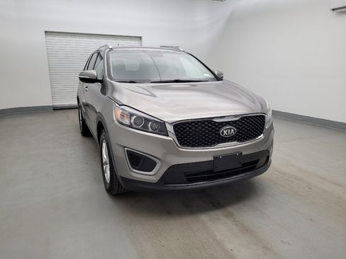 Used 2016 Kia Sorento FWD image 14
