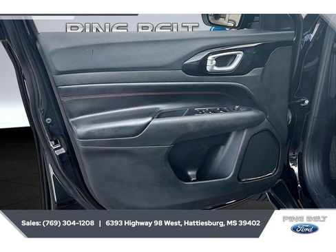 Used 2024 Jeep Compass Trailhawk AWD/4WD image 17