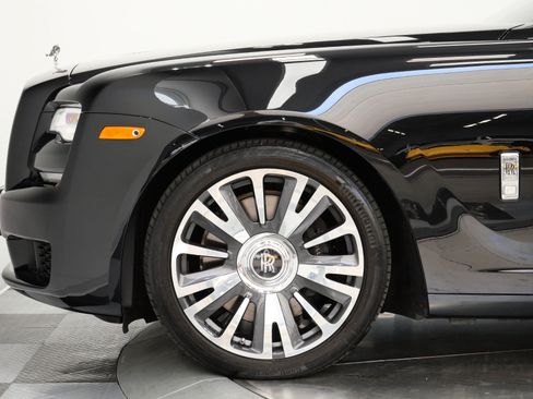 Used 2019 Rolls-Royce Ghost Extended Wheelbase RWD image 55