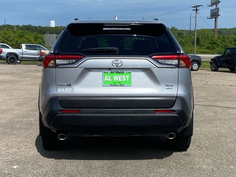Used 2021 Toyota RAV4 XLE Premium AWD/4WD image 6