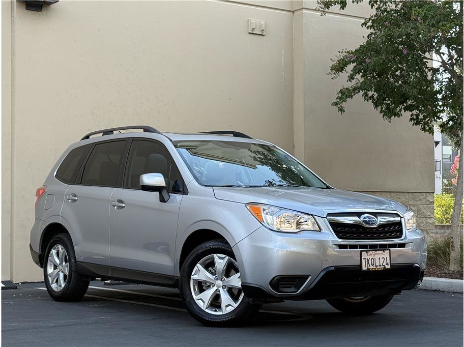 Used 2015 Subaru Forester 2.5i Premium w/ All-Weather Package AWD/4WD image 25