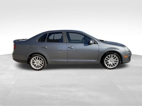 Used 2008 Volkswagen Jetta Wolfsburg Edition FWD image 4