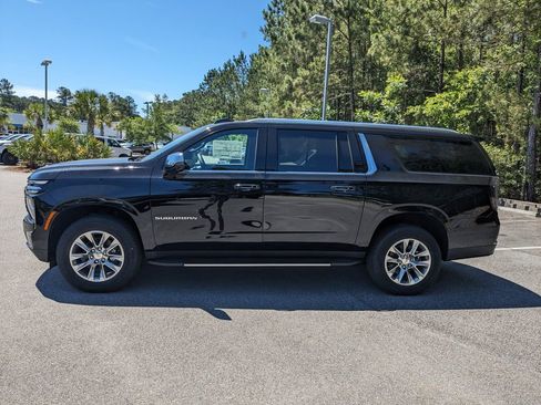 New 2025 Chevrolet Suburban Premier image 7