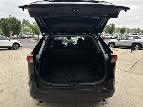 Used 2024 Toyota RAV4 LE AWD/4WD image 30